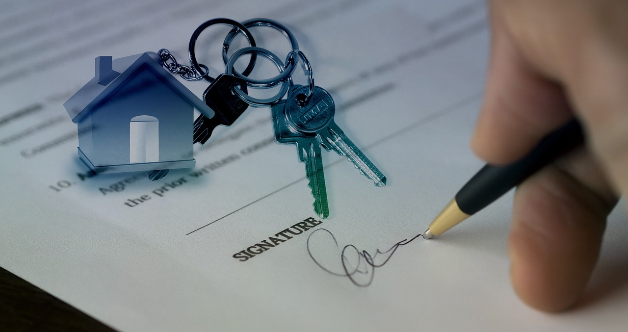 Real Estate Agency Insurance on the job